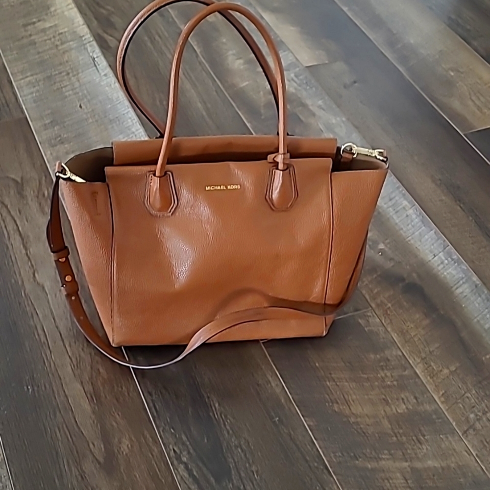 Michael kors tote purse